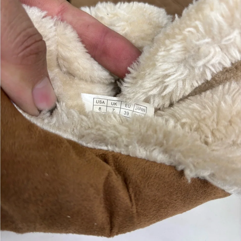 UGG BAILEY BOW II Women’s Size 8 - Picture 6 of 7